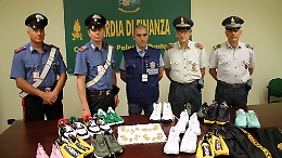 Nello stomaco 25 ovuli di eroina
Arrestato all'aeroporto di Palermo