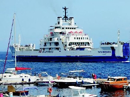 Trasporti, ma quanto costa traghettare!
L'ira degli utenti: «Stretto è "proibitivo"»