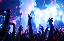 Discoteca abusiva in un pub del Catanese: serata interrotta e locale sequestrato