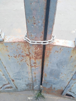 Vizzini: "Sono 11.20 e la Villa è ancora chiusa... Chissà che orario farà oggi?"