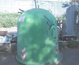 Catania, Campana per il vetro non svuotata da tempo in zona Playa