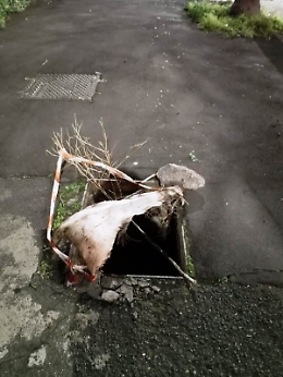 Catania: pericolosissimo tombino in via Vincenzo Giuffrida