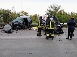 Scontro frontale tra due auto, muore un operaio a Sciacca
