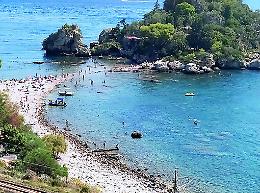 Taormina fa i conti di fine estate, aperti solo 39 alberghi su 88