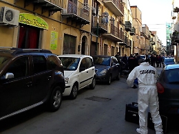 Le due bimbe nel Presepe