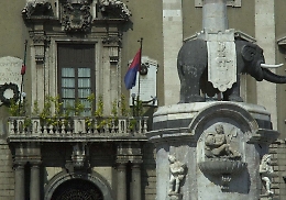 Inchiesta su appalti rifiuti a Catania, "Bianco faccia un passo indietro"