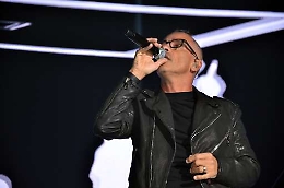 Eros Ramazzotti l'intramontabile che attraversa le generazioni