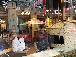 Lo chef siciliano che apre ristoranti in Cina: da Calatabiano a Shanghai la storia di Sante Torre
