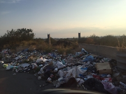 Belpasso: discarica abusiva in periferia