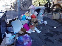 Catania, Via Messina: differenziata o indifferenza?
