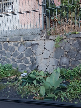 Catania: in Via Nervesa della Battaglia vige la cultura del "fai da te"