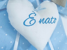 Troppo tardi per correre in ospedale, donna partorisce in casa