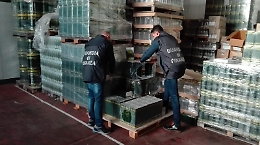 Bancarotta da tre milioni e olio adulterato: arrestati due produttori di olive