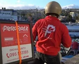 Lavori 2.0, c'&egrave; una societ&agrave; catanese fra le "grandi" del cibo a domicilio