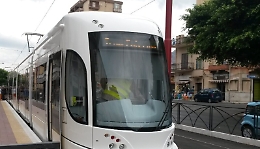 Palermo, tram presi a sassate: resteranno fermi per giorni