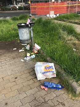Catania, Piazzale Cannavò sporco e abbandonato
