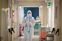 Covid, il bollettino del 30 agosto: in Sicilia 1.957 nuovi casi, 13 morti e ricoveri il leggero calo