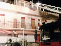 Porto Empedocle, barbecue distrugge veranda di abitazione