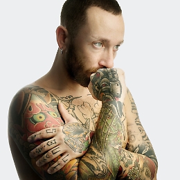 Dal design all'arte sul corpo, Roberto conquista il mondo