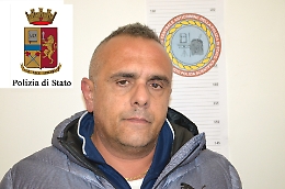 Modica, arrestata coppia di pusher: a casa l'occorrente per confezionare le dosi