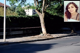 Caltagirone, auto contro un albero, muore una ragazza di 18 anni