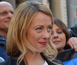 Messina, il libro di Giorgia Meloni a scuola diventa un caso