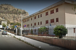 Palermo, padre picchia prof ipovedente che finisce in ospedale con una emorragia cerebrale