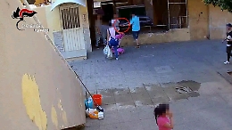 Palermo, allo Zen spaccio di eroina tra i bambini: cinque arrestati