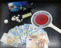 Catania, tra un taglio di capelli e l'altro spacciava cocaina