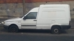 Auto abbandonata da due anni al Tondicello della Plaia