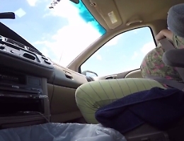 Ginecologa le dà istruzioni al telefono, donna partorisce in auto a Marsala