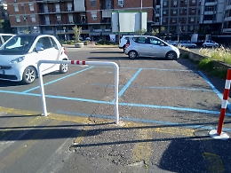 Catania: stalli inutili al Piazzale Sanzio