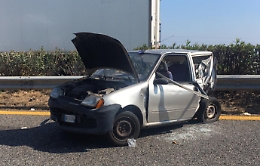 “Autoscontro” sull'A18: un morto e 4 feriti (due sono bambini)
