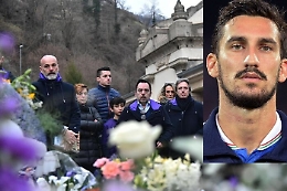 Davide Astori a un anno dalla scomparsa, i genitori: «Continuate a ricordarlo»