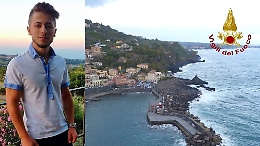 Acireale listata a lutto per il funerale di Enrico Cordella