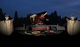 Il 13 luglio al Teatro Greco di Siracusa la «Tosca in Technicolor» che strizza l’occhio a Caravaggio