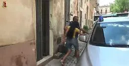 Ragusa, clienti di "casa a luci rosse" per errore entravano in case attigue
