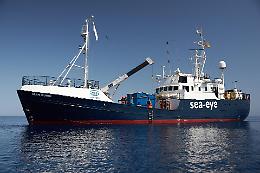 Malta autorizza sbarco da Alan Kurdi, ma i 65 migranti saranno smistati in Europa