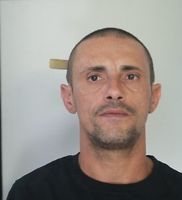 Catania, zona Castello Ursino: in casa  con 19 kg di marijuana e una pistola