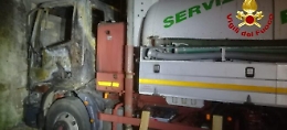 Siracusa, rogo doloso distrugge camion ditta di spurgo fognature