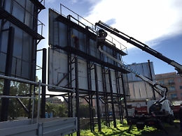 Catania, maxi operazione per rimuovere tutti i cartelloni abusivi