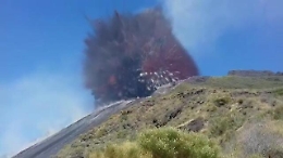 Anche lo Stromboli dà spettacolo: sale il livello dell'attività esplosiva