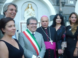 Alla vigilia della festa, ripulita la fontanella di Sant'Agata: «I vandali pagheranno»