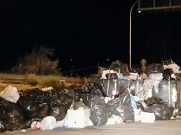 Agrigento: una "cintura" di rifiuti circonda la città