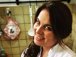 La vulcanica Assya, "menestrella" delle ricette di famiglia sulle orme dei "monsù"