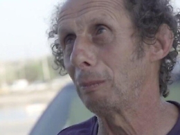 Perde il lavoro a due anni dalla pensione, il web lo salva