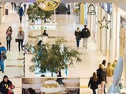 Regali di Natale avanti tutta con una domenica di acquisti in pi&ugrave;