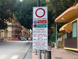 Agrigento, il semaforo della Ztl va in tilt, multate duemila auto