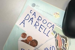 "Questi sono per la ricerca", bimbo dona risparmi ad oncologo siciliano