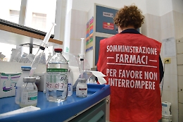 Psicosi meningite anche in Sicilia, assedio ad Asp e farmacie: ore di attesa per vaccinarsi